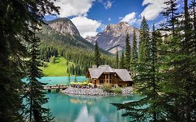 Emerald Lake Lodge British Columbia Canada